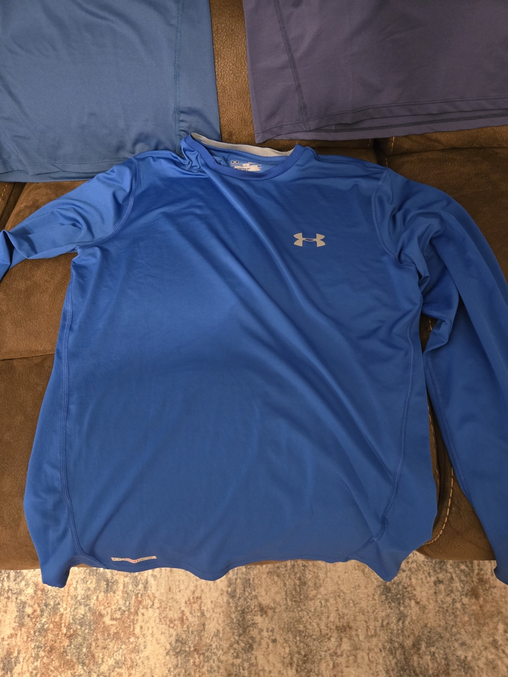Under Armour Blue Performance Tees & Long Sleeve Athletic Tops - Picture 2 of 4